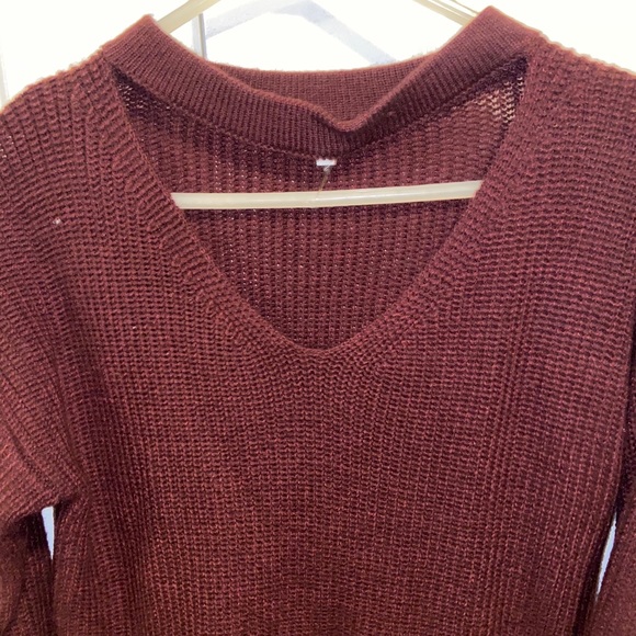 Maroon scoop neck sweater - Picture 3 of 3